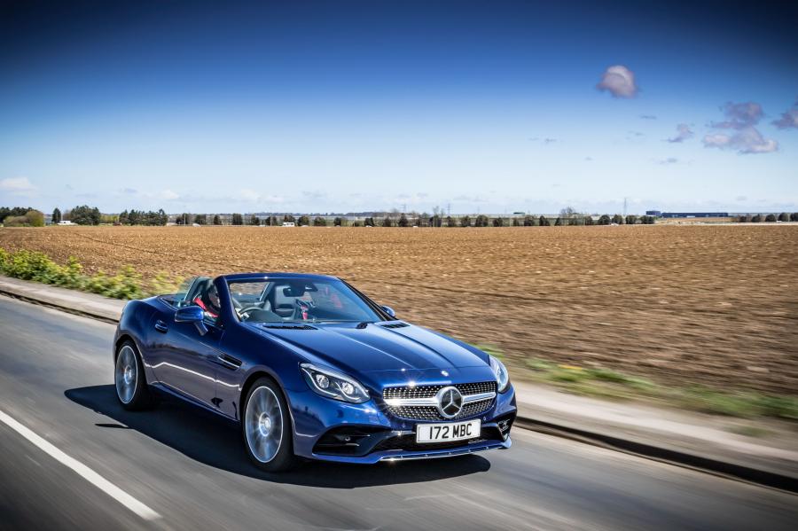  Mercedes-Benz SLC300 AMG Line 2016 года  (UK) (фото 4 из 25)